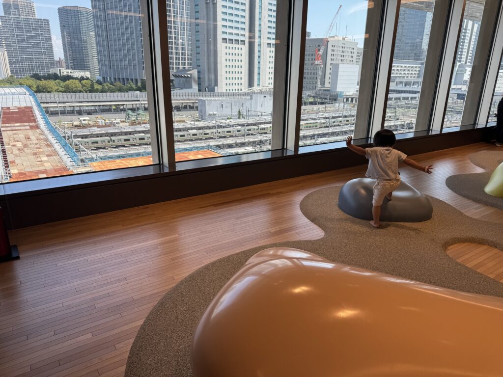 ニュウマン高輪｜2歳と高輪ゲートウェイ＆ニュウマン